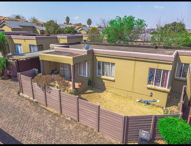 3 BEDROOM CLUSTER FOR SALE IN HALFWAY GARDENS